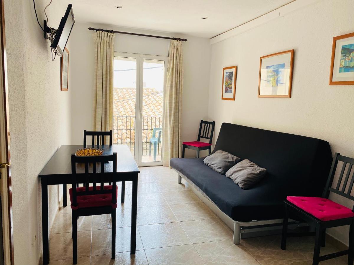 Apartamentos Mitus Canet De Mar Kültér fotó