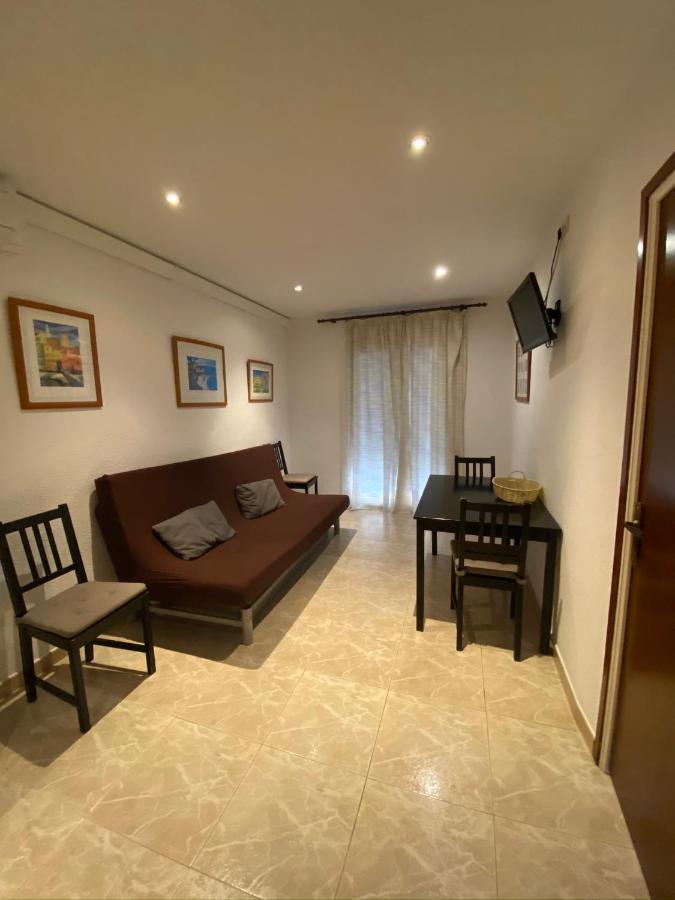 Apartamentos Mitus Canet De Mar Kültér fotó