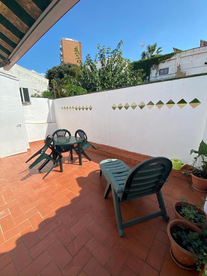 Apartamentos Mitus Canet De Mar Kültér fotó