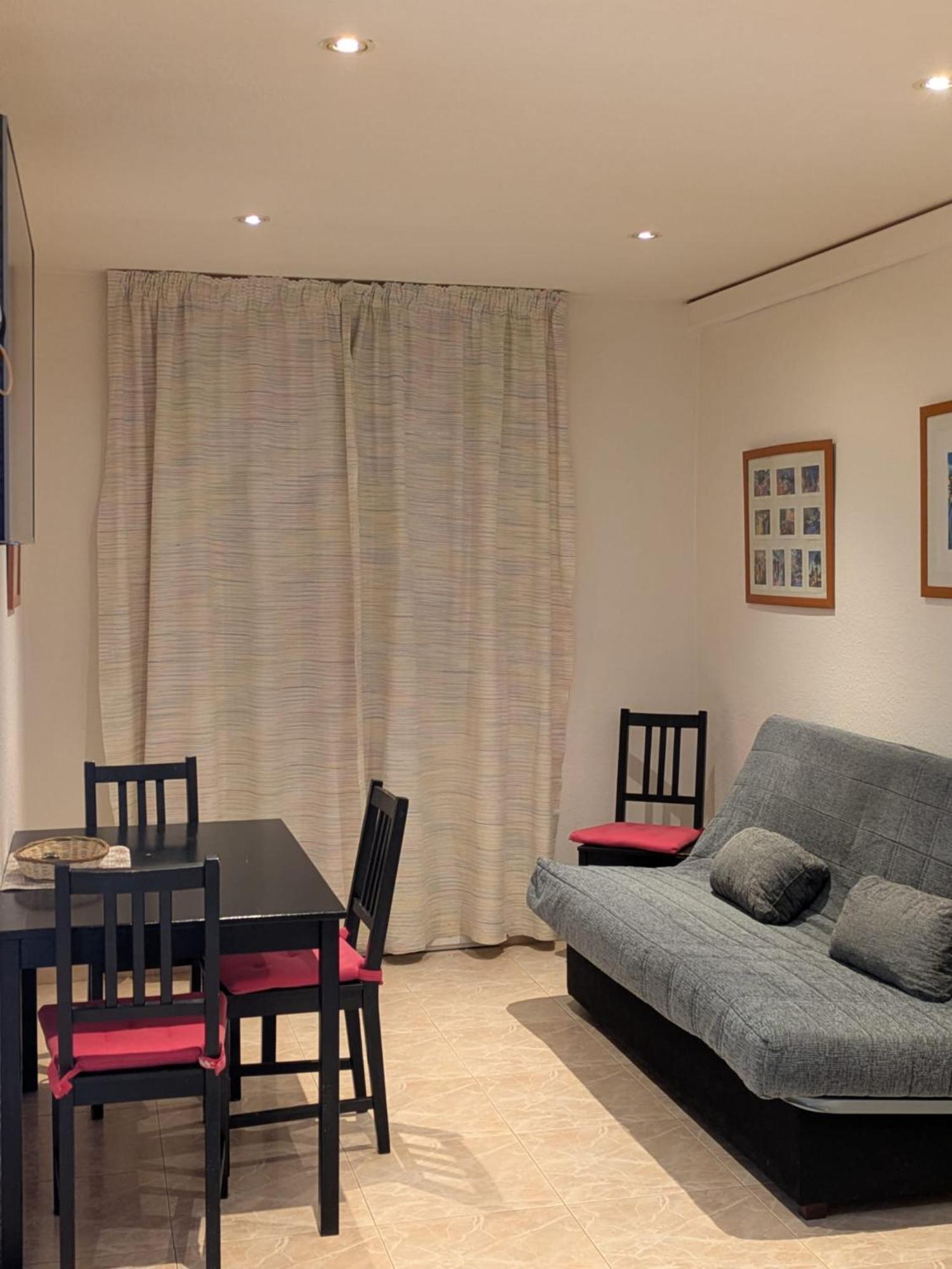 Apartamentos Mitus Canet De Mar Kültér fotó